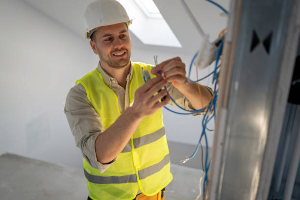 Best Local Electrician Companies  in Gordon Heights, NY